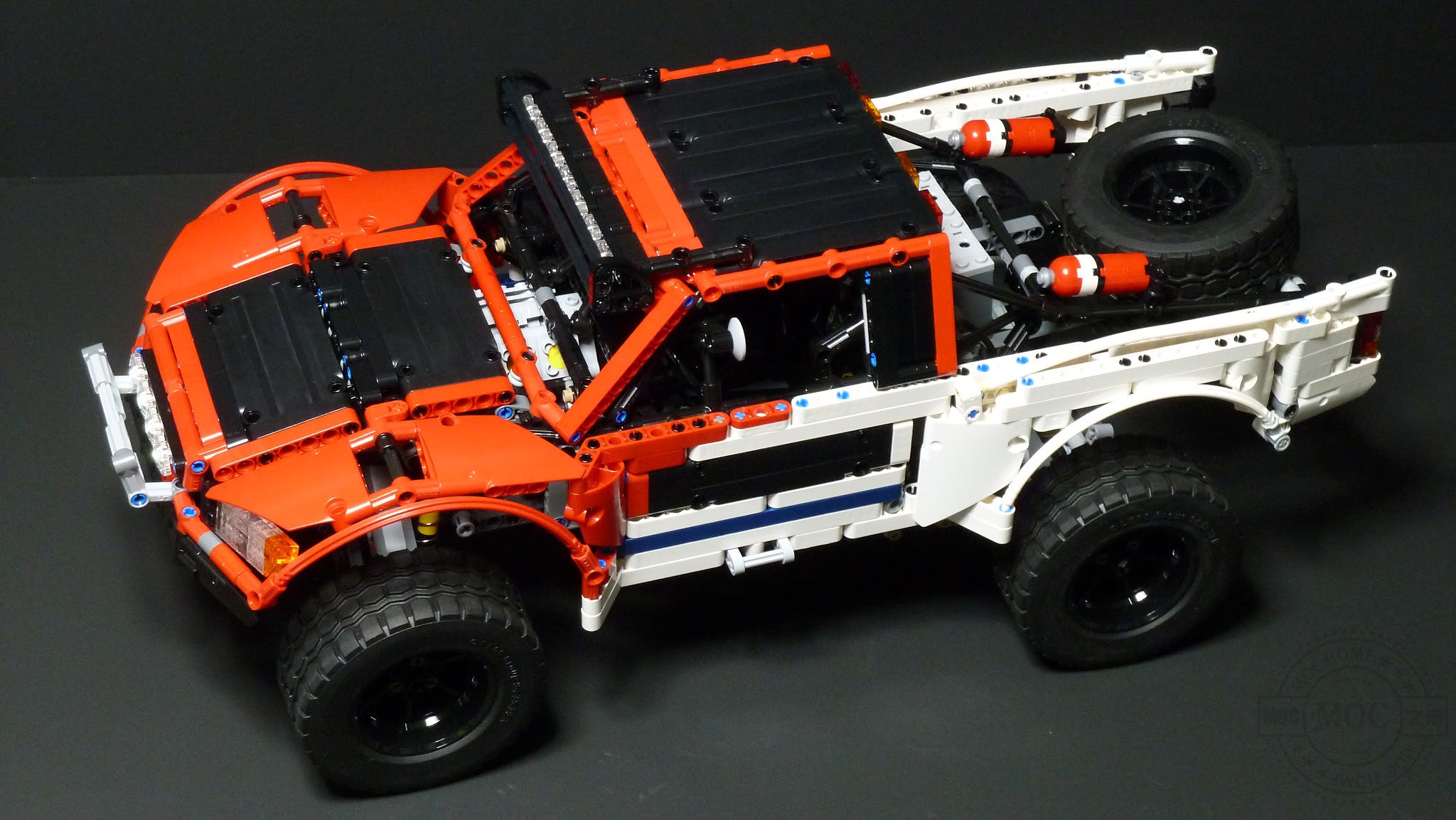 MOC-3662 霸气越野赛车