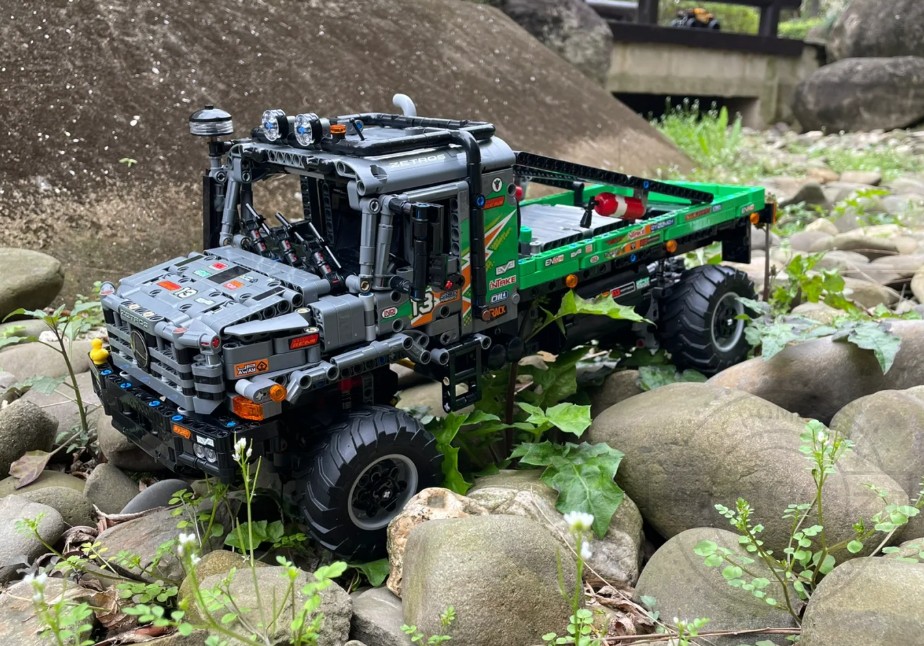 【乐高】42129 4x4 梅赛德斯-奔驰 Zetros 越野卡车